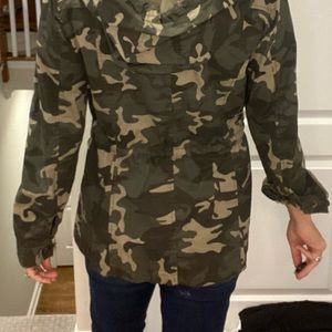 Bloomingdale’s Aqua - size Med. Camo jacket